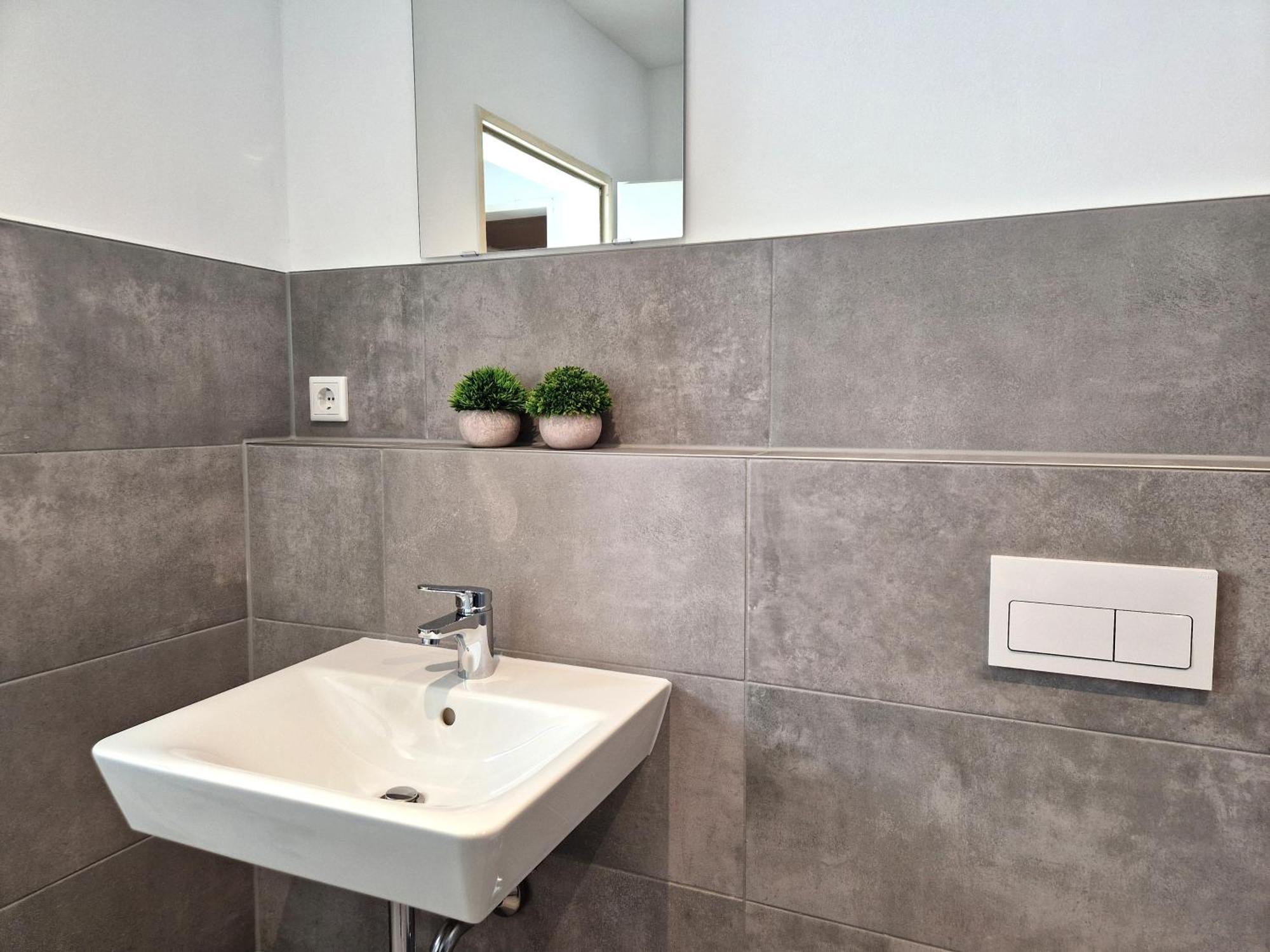 Meribu H1 Wohnung Fuer Monteure Und Arbeiter غيلسنكيرشن المظهر الخارجي الصورة